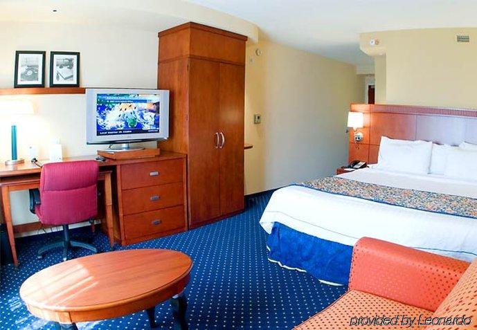 Courtyard By Marriott Pensacola Downtown Hotel Exterior photo